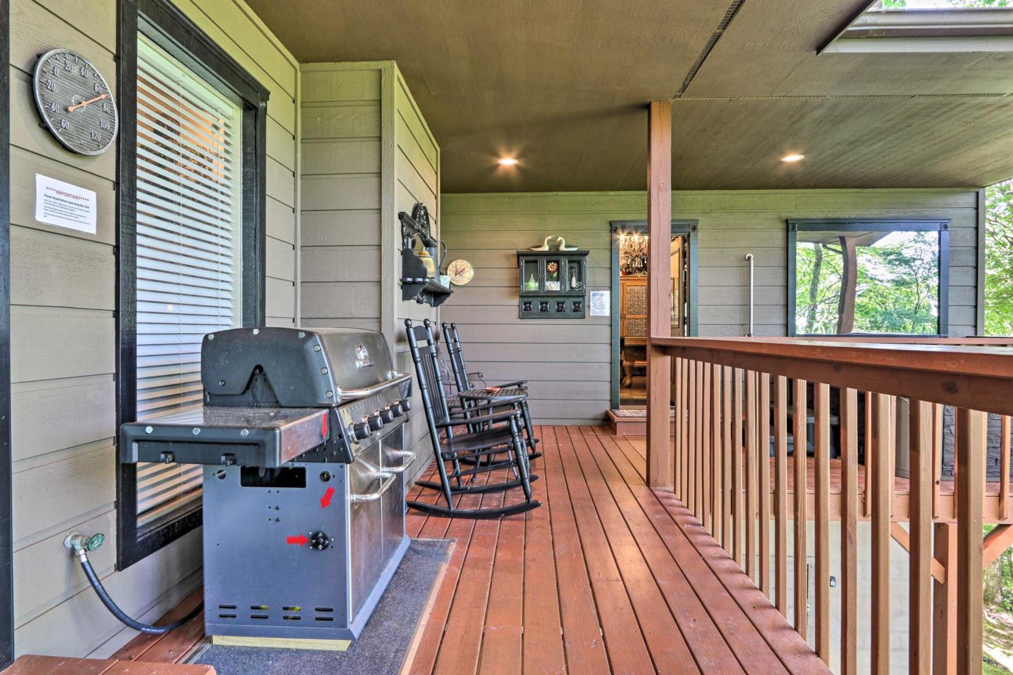 Eclectic With Hot Tub 1 Mi To Ober Holiday home Gatlinburg