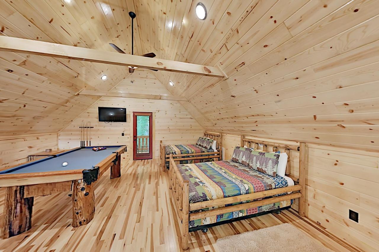 Holiday home Appalachian Starr: New Cabin W/ Pools & Hot Tub Cabin *
