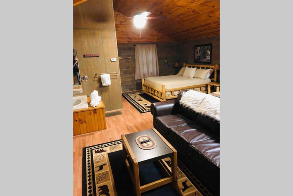 The Fishing Hole - Sage Vacations Apartment Gatlinburg