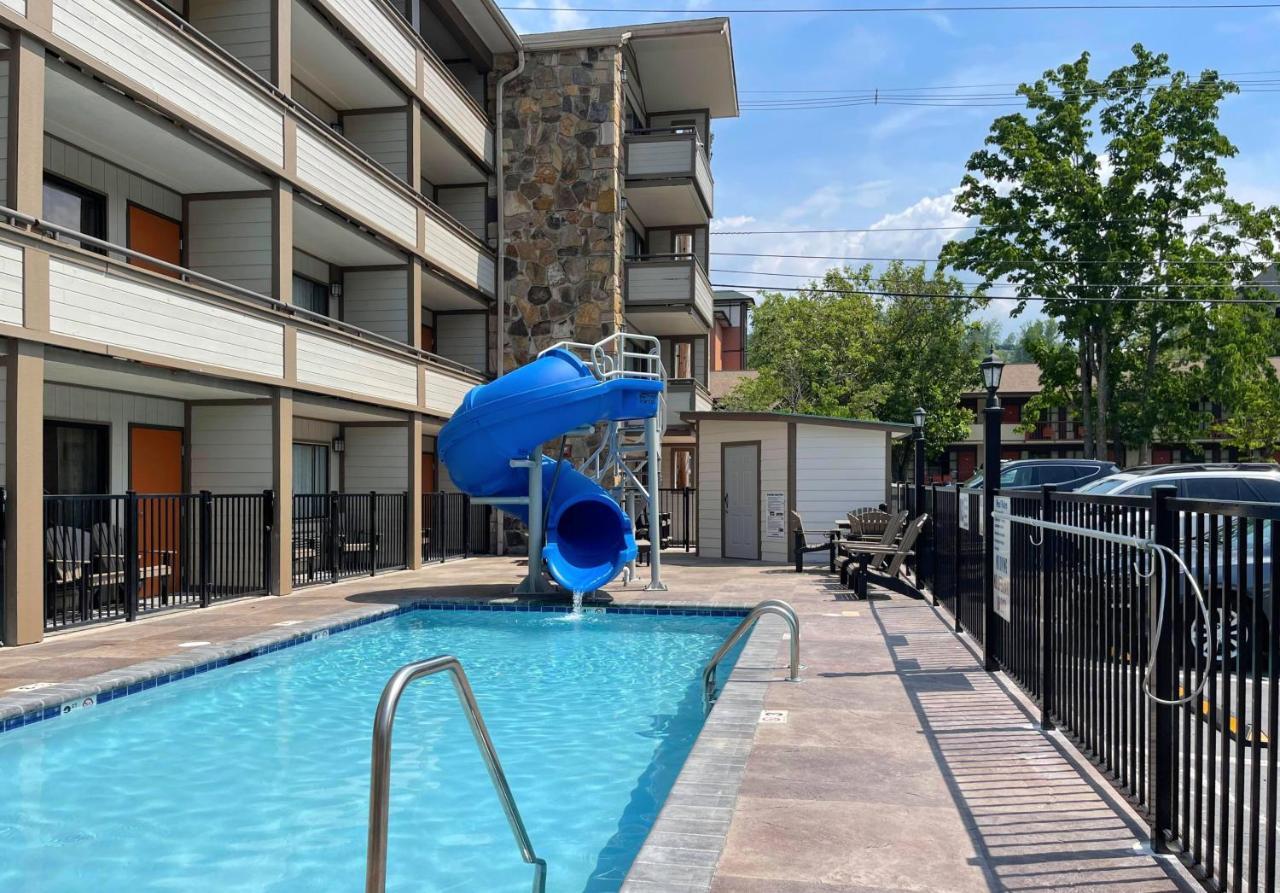 Howard Johnson By Wyndham Downtown Hotel 2*