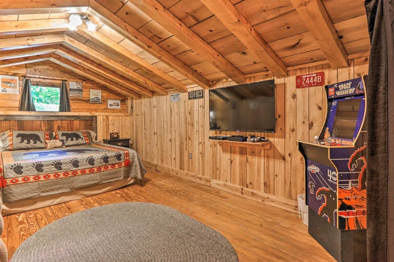 Holiday home Creekside Smoky Mountain Paradise Less Than 1 Mi To Hiking Gatlinburg