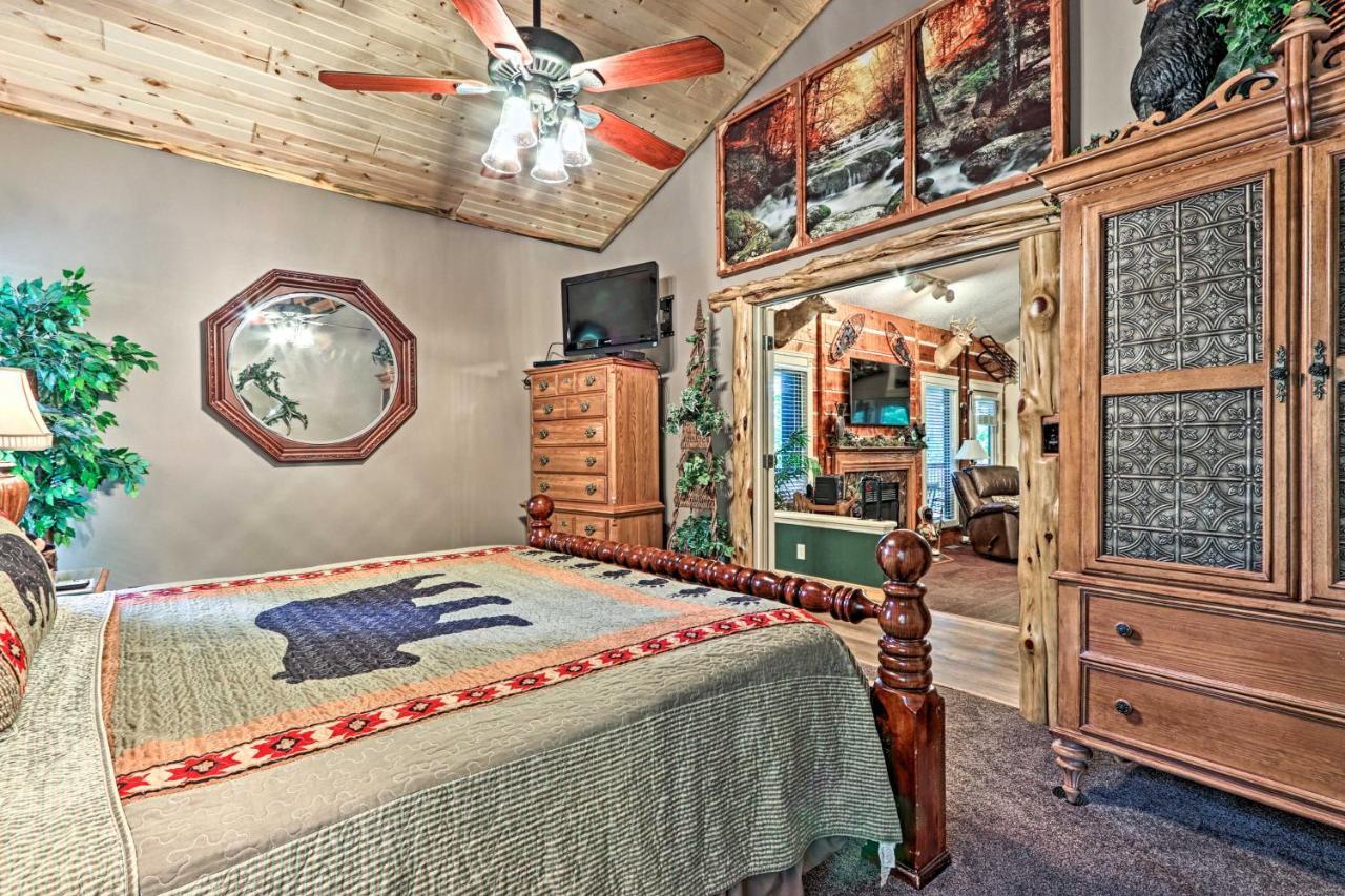 Eclectic With Hot Tub 1 Mi To Ober Gatlinburg