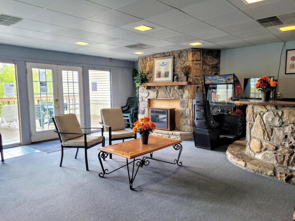 Main Level Ski Mountain Resort, 10 Min To Downtown Gatlinburg, Pool, King Bed, Private Balcony, Lowest Prices Of The Season * Gatlinburg
