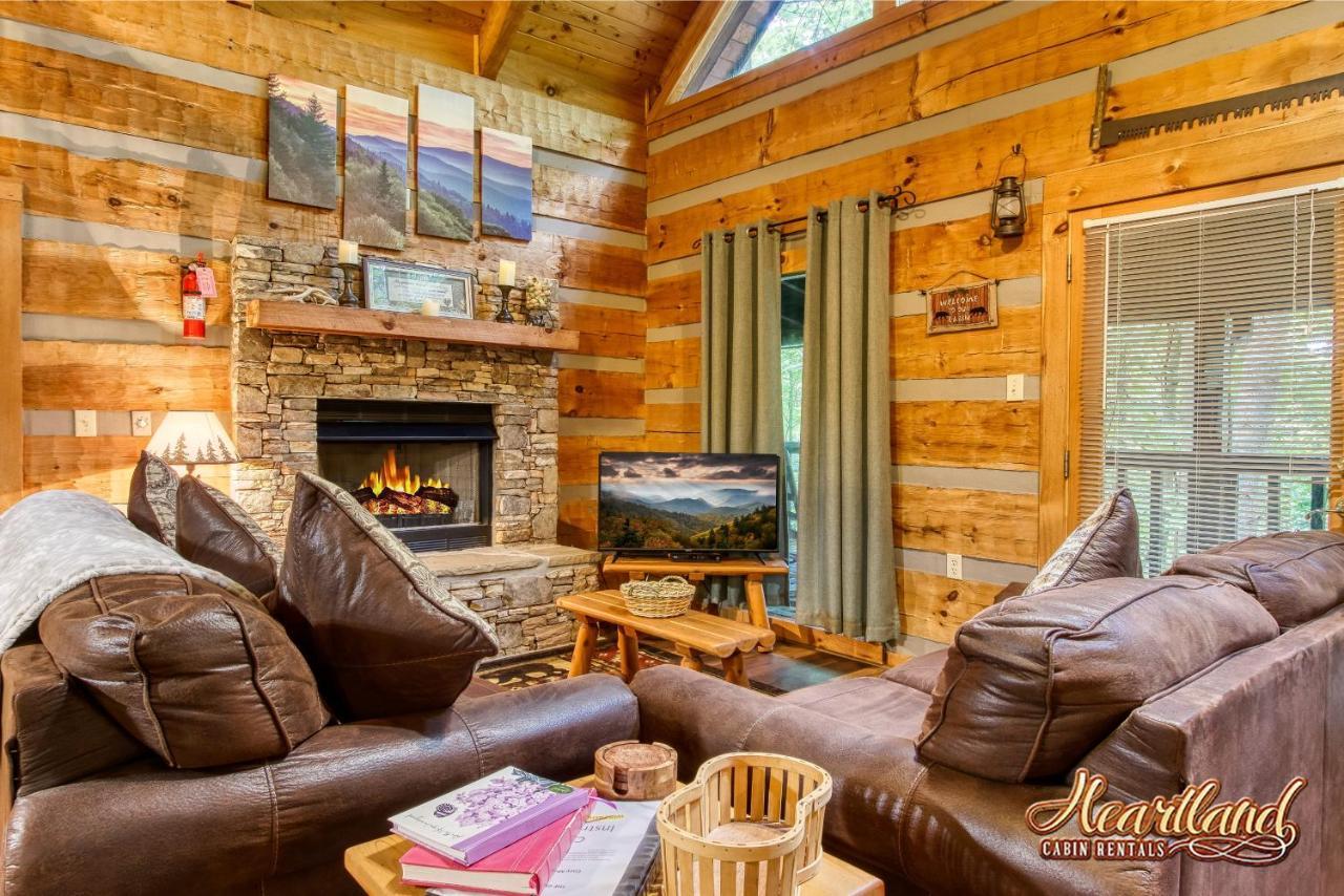 Cozy Mountain Hideaway Holiday home