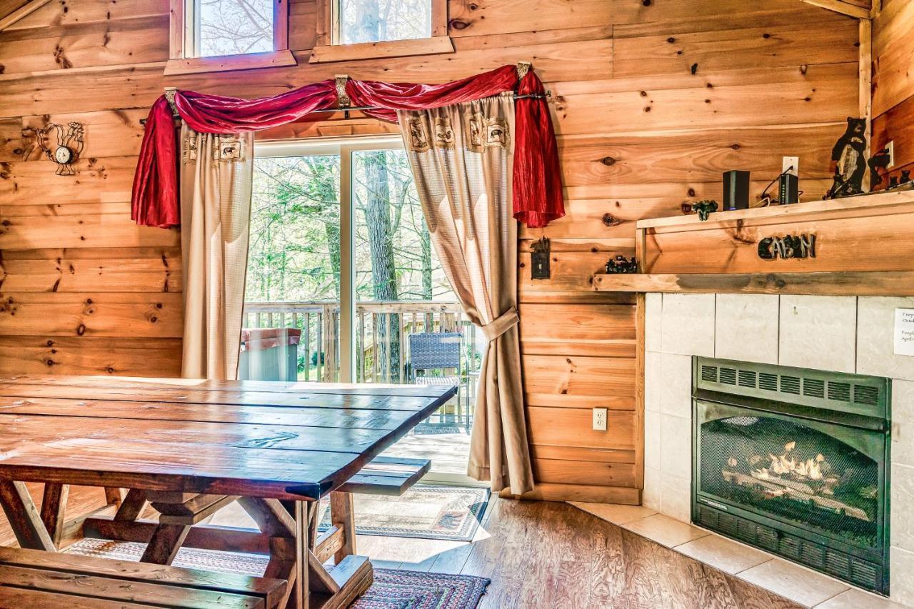 Chalet Mama Bear's Moonshine Ridge Gatlinburg