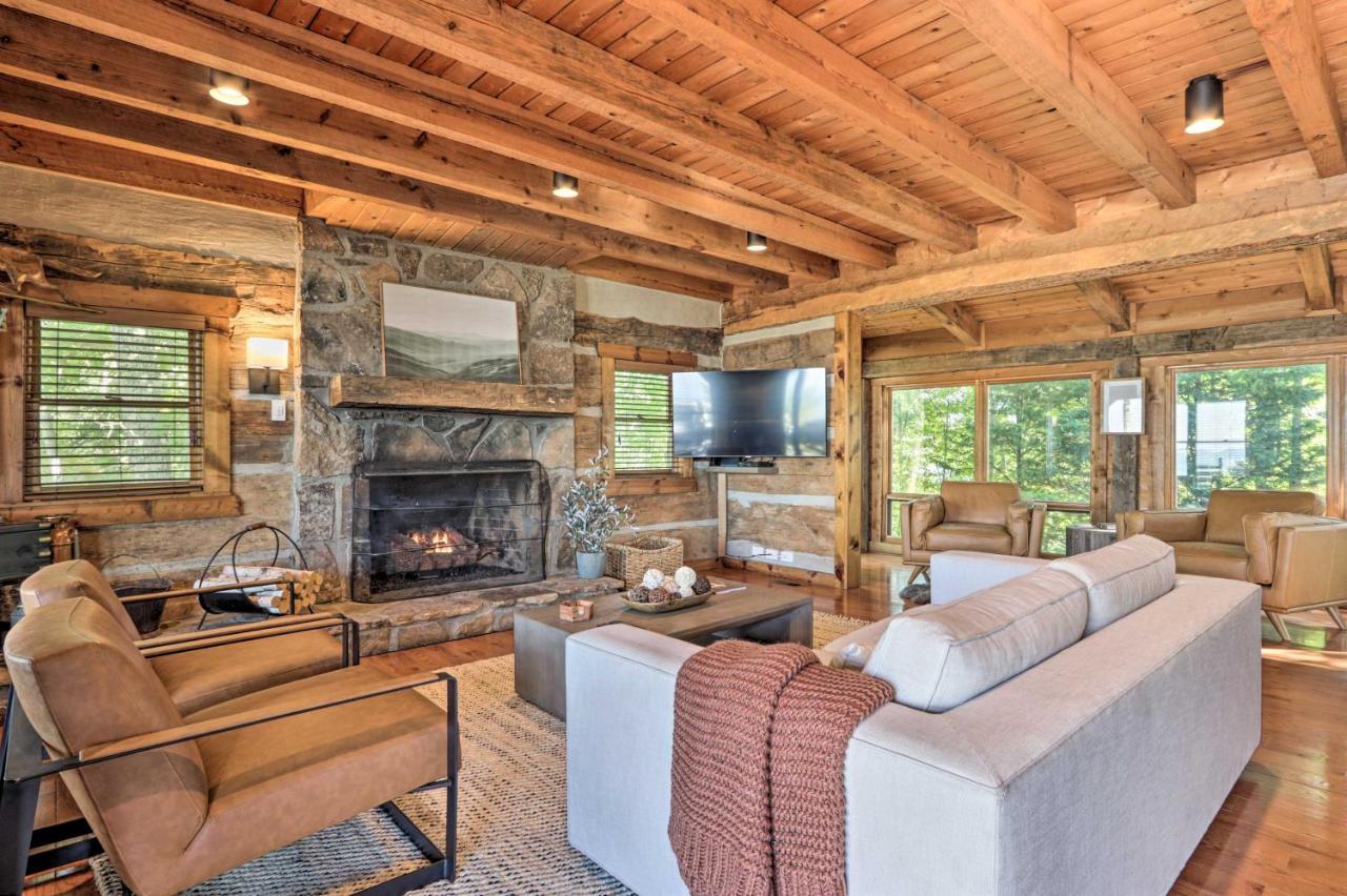Upscale Deck, Fire Pit And Hot Tub Holiday home Gatlinburg