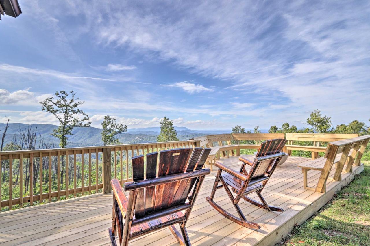 Holiday home Upscale Deck, Fire Pit And Hot Tub Gatlinburg
