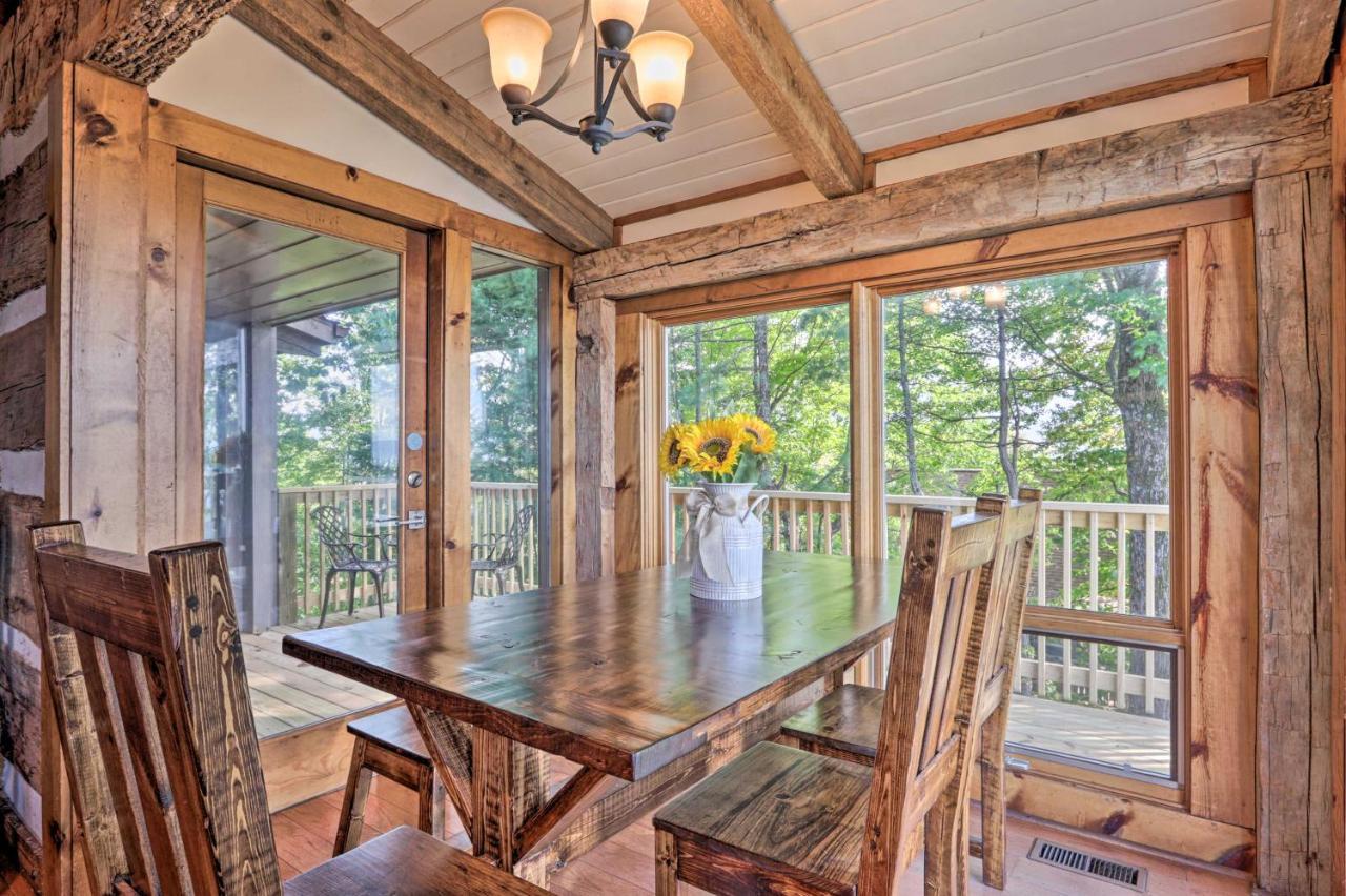 Upscale Deck, Fire Pit And Hot Tub Holiday home Gatlinburg