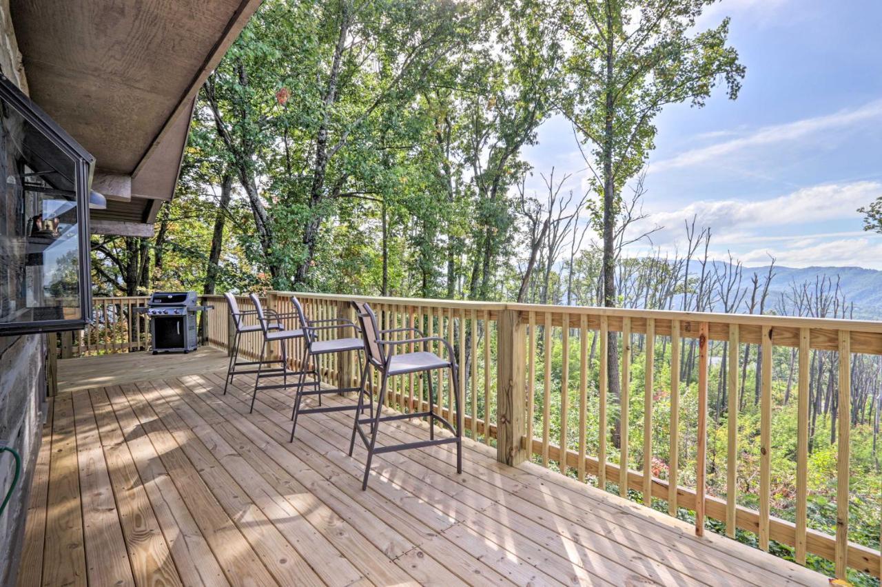 Upscale Deck, Fire Pit And Hot Tub *