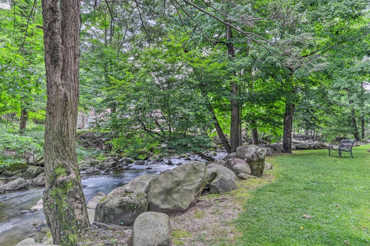 Newly-renovated With Mtn Views - Walk To Dtwn! Apartment *
