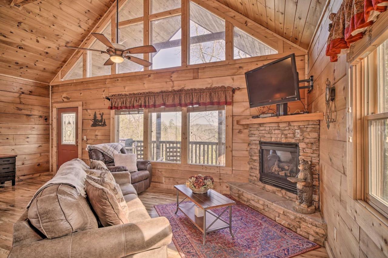 Holiday home The Great Escape Getaway With Hot Tub! Gatlinburg