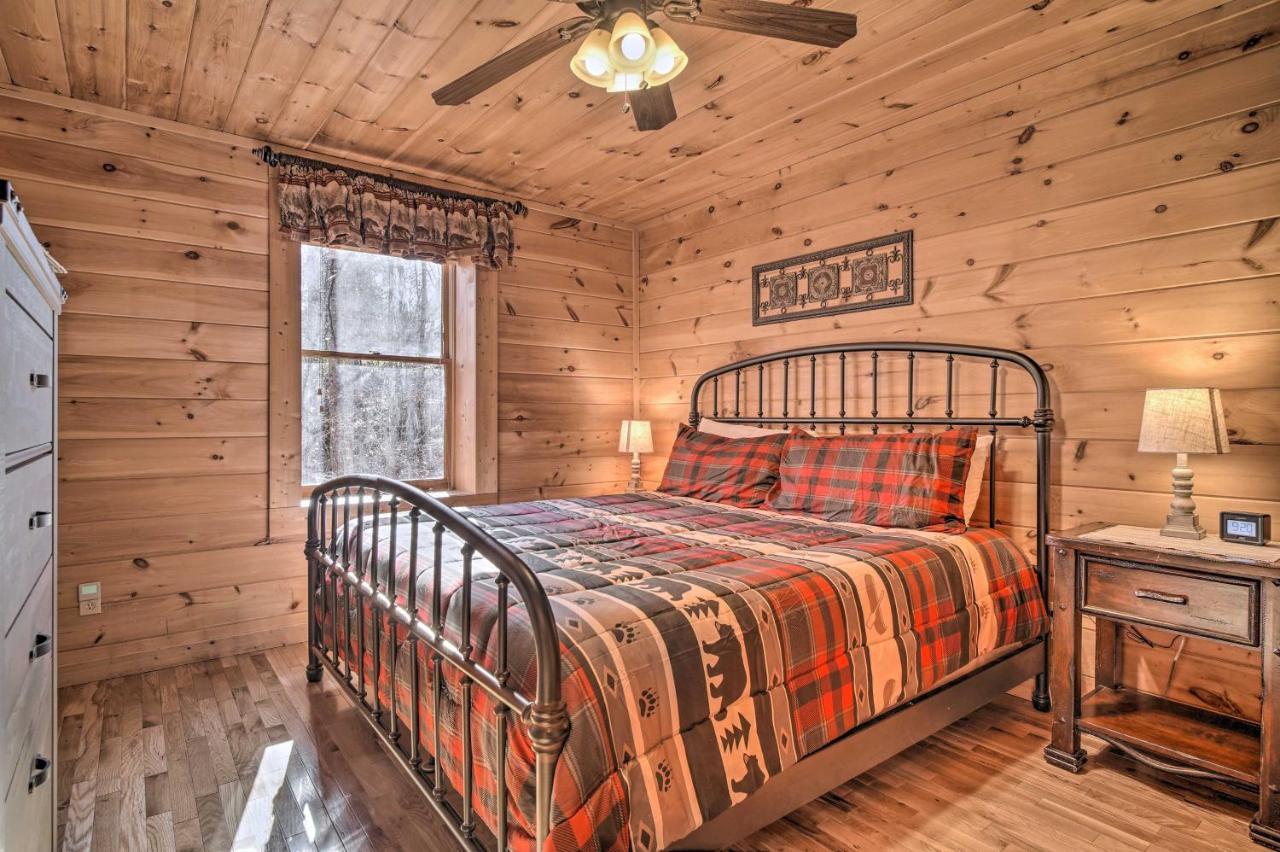 Holiday home The Great Escape Getaway With Hot Tub! Gatlinburg