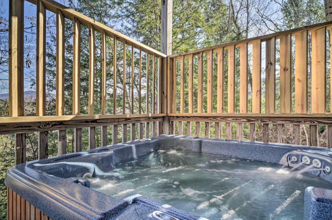 The Great Escape Getaway With Hot Tub! *