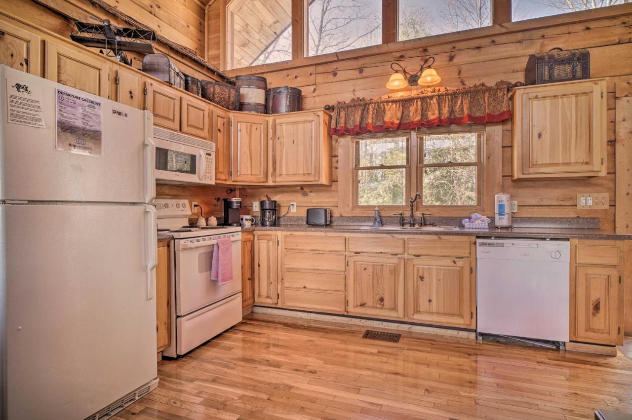 Holiday home The Great Escape Getaway With Hot Tub! Gatlinburg