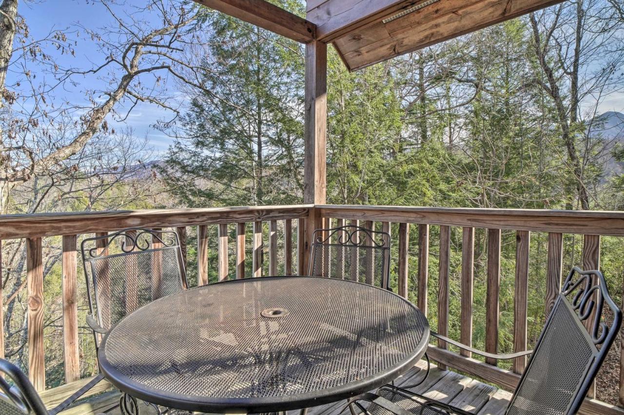 Holiday home The Great Escape Getaway With Hot Tub! Gatlinburg
