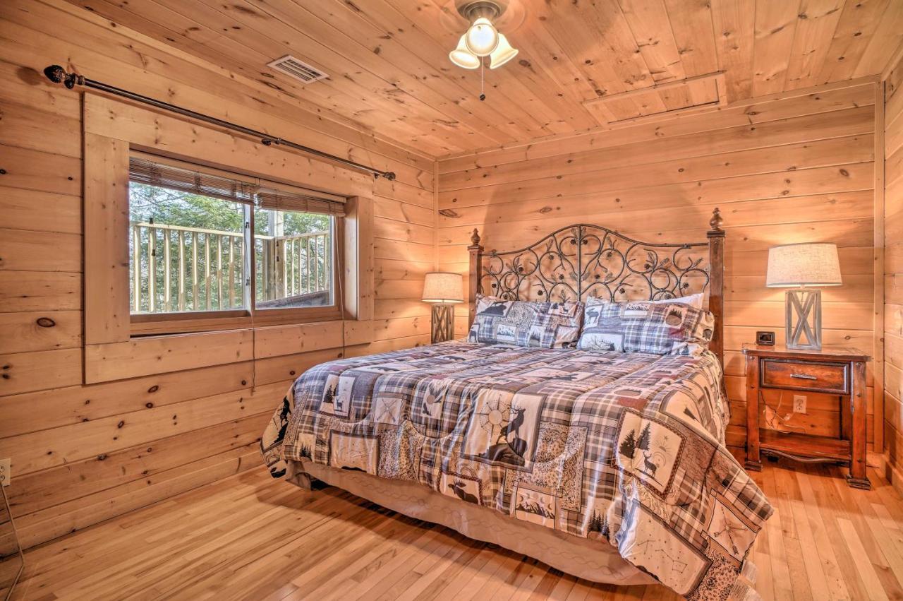 The Great Escape Getaway With Hot Tub! * Gatlinburg