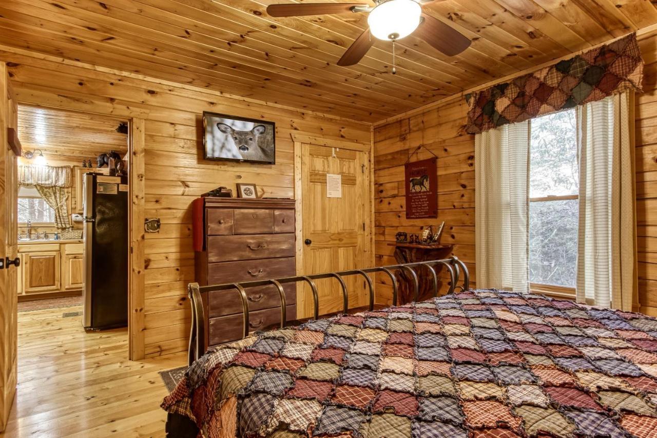 Magical Moments, Hot Tub, Wifi, 1089 Free Tickets Each Paid Day, Dollywood And *