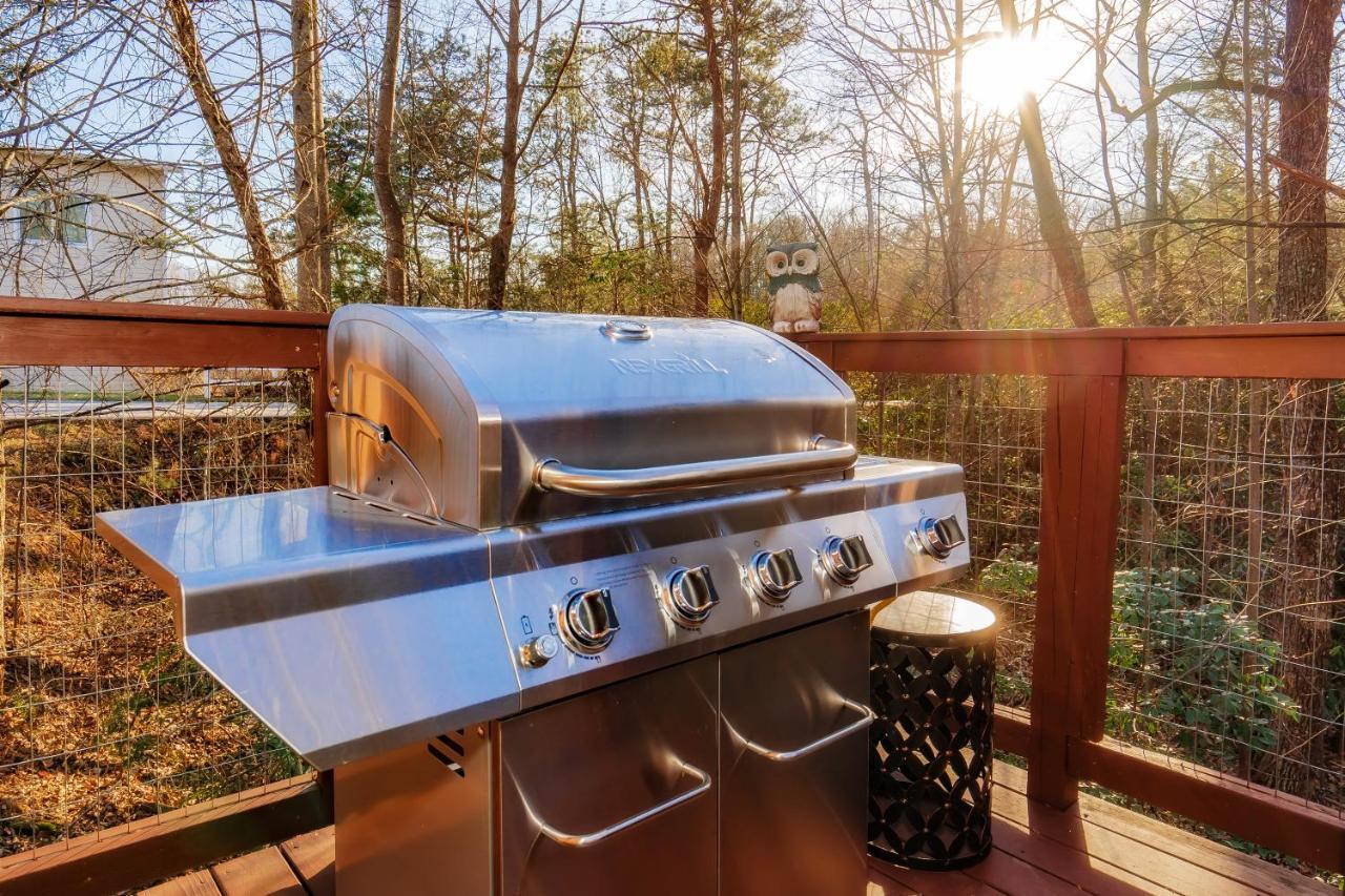Yogis Lair, Hot Tub, Foosball, Wifi, 1089 Free Tickets Each Paid Day, Dollywood And Gatlinburg