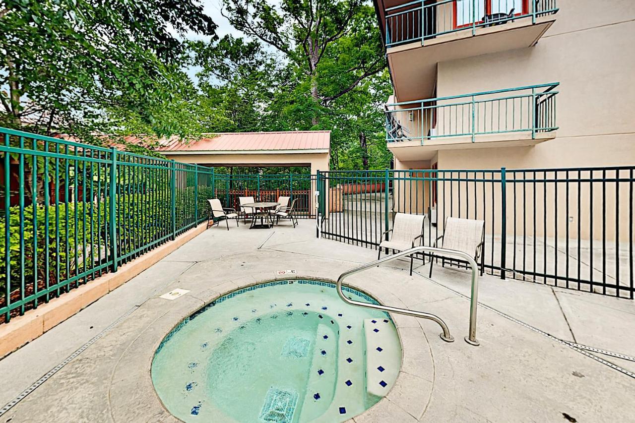 Summit Manor Unit B3052 *