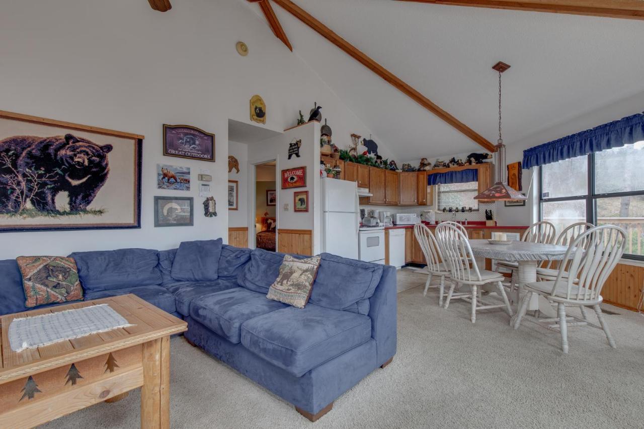 Holiday home Bearadise 2, 2 Bedrooms, Pool Access, Hot Tub, Fireplace, Wifi, Sleeps 4 Gatlinburg