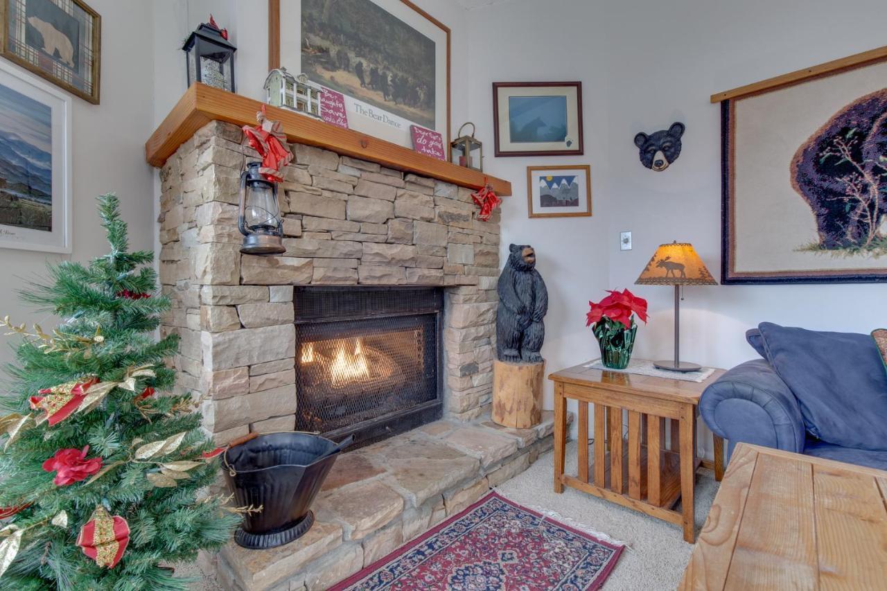 Holiday home Bearadise 2, 2 Bedrooms, Pool Access, Hot Tub, Fireplace, Wifi, Sleeps 4 *