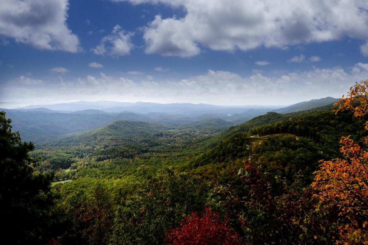 Bearadise 2, 2 Bedrooms, Pool Access, Hot Tub, Fireplace, Wifi, Sleeps 4 Gatlinburg