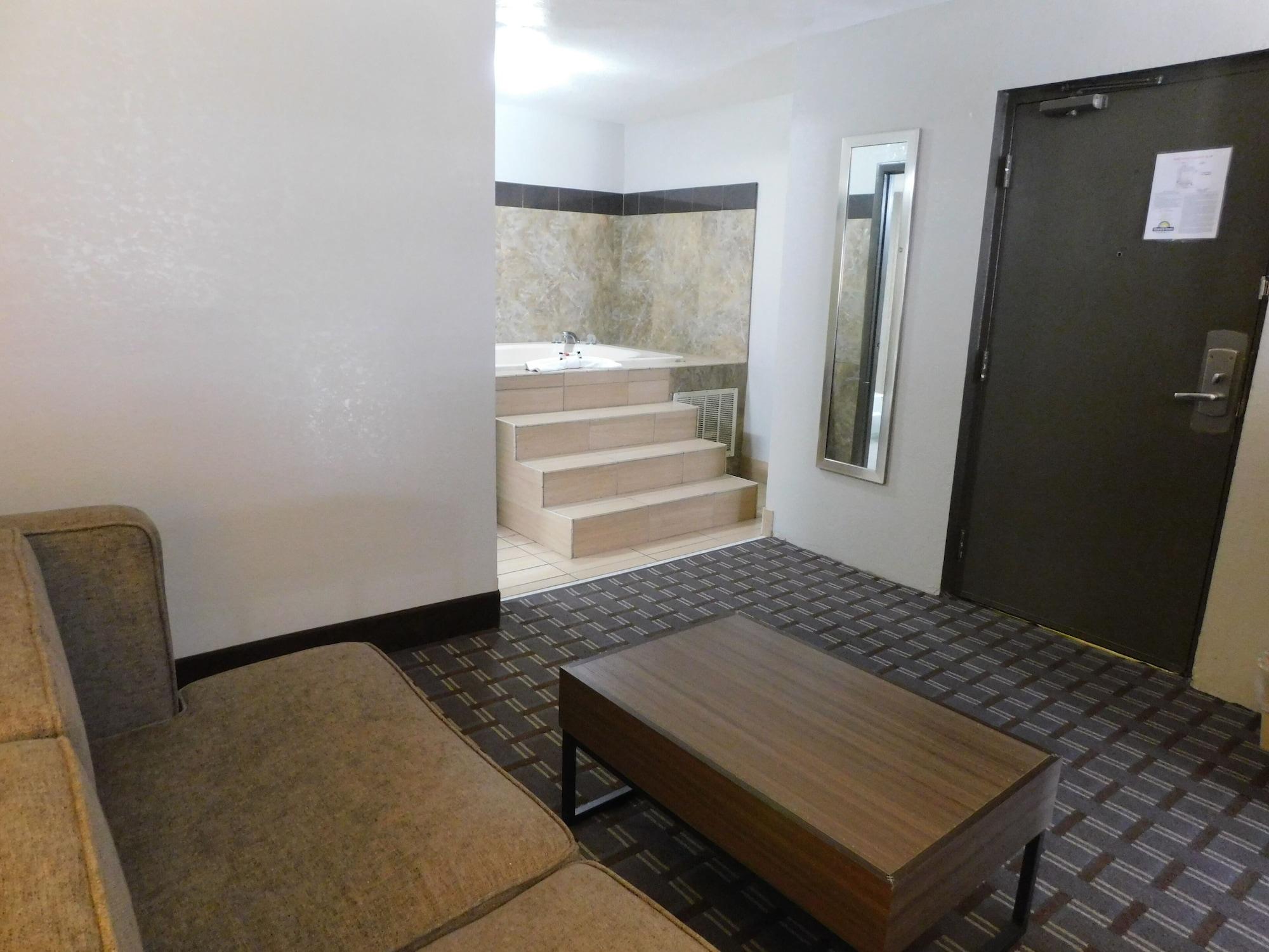 Days & By Wyndham Downtown Parkway Hotel 2*