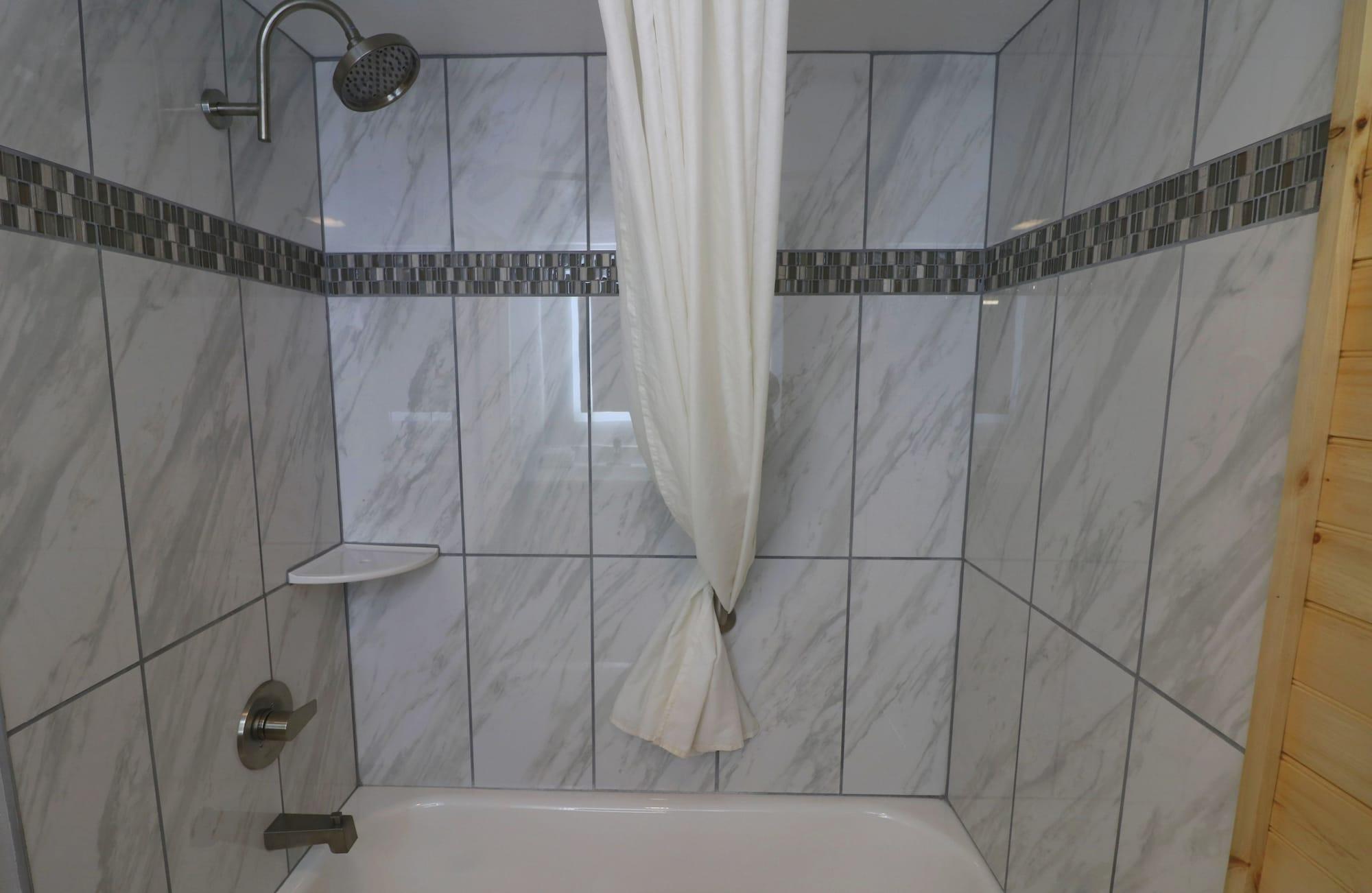 Howard Johnson By Wyndham Downtown Hotel