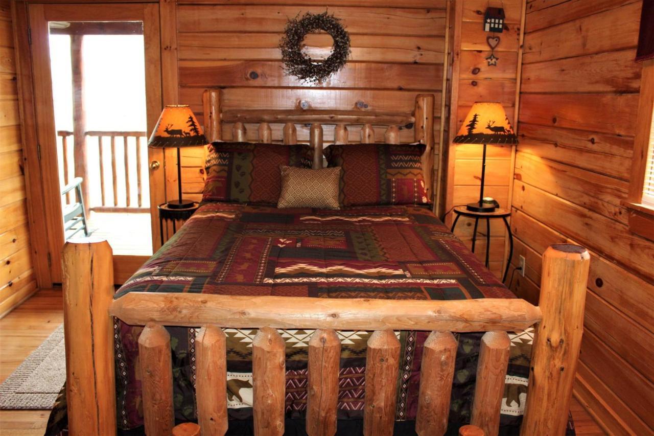 Holiday home Mountain Joy -private Treehouse Style That Sleeps 4-free Tickets Gatlinburg