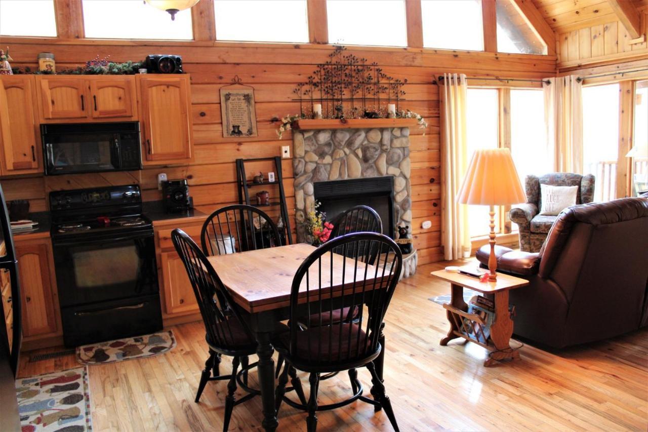 Mountain Joy -private Treehouse Style That Sleeps 4-free Tickets Holiday home Gatlinburg