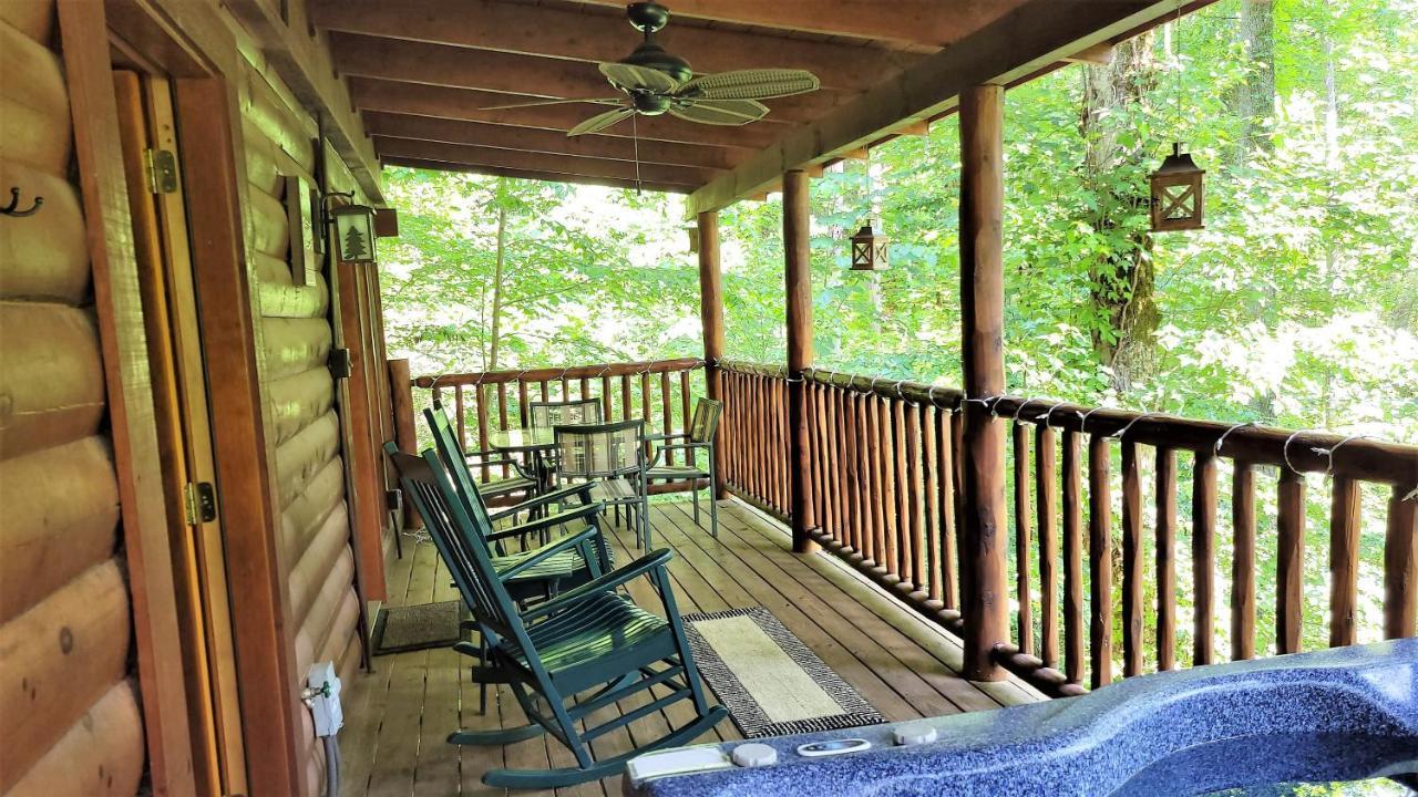 Mountain Joy -private Treehouse Style That Sleeps 4-free Tickets Holiday home Gatlinburg
