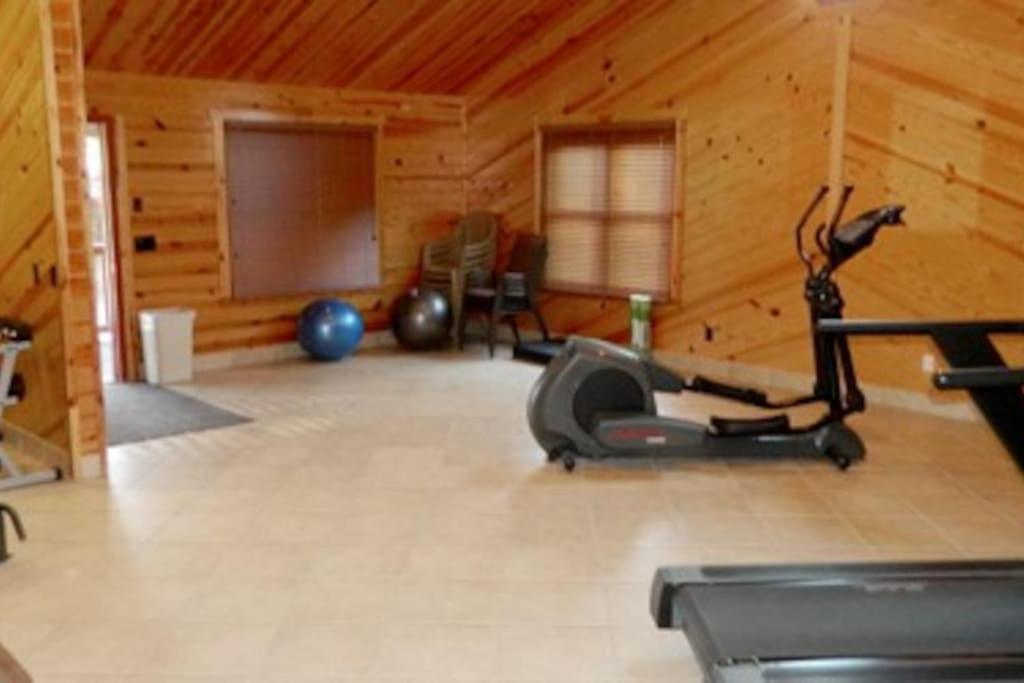 Dolly's Cute Cabin: Smoky Mountain Retreat With Hot Tub And Game * Gatlinburg