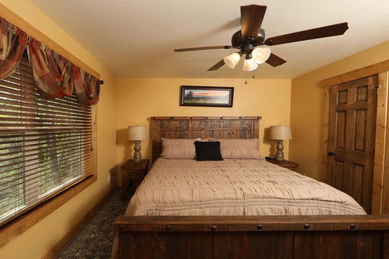 Movie Dive-inn Gatlinburg