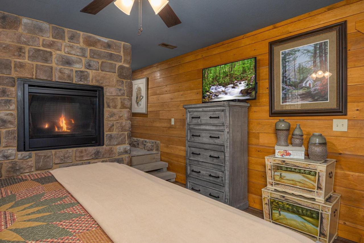 Mountain Sunrise Pool Holiday home Gatlinburg