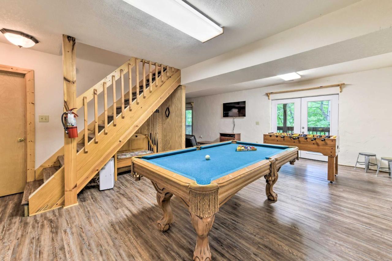 Quiet And Secluded Cabin With Hot Tub!