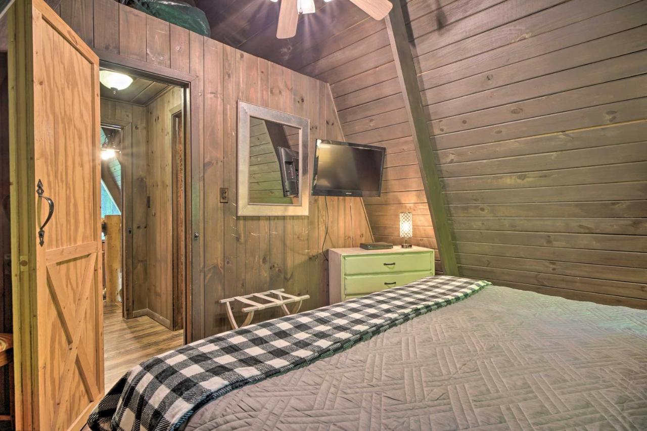 Snuggle In The Heart Of Village! Holiday home