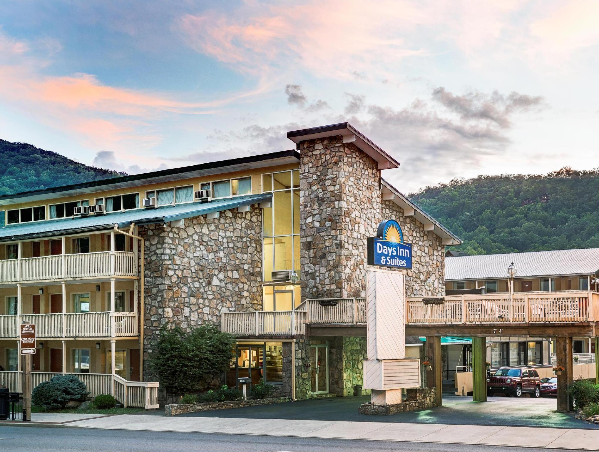 Days & By Wyndham Downtown Parkway Hotel Gatlinburg