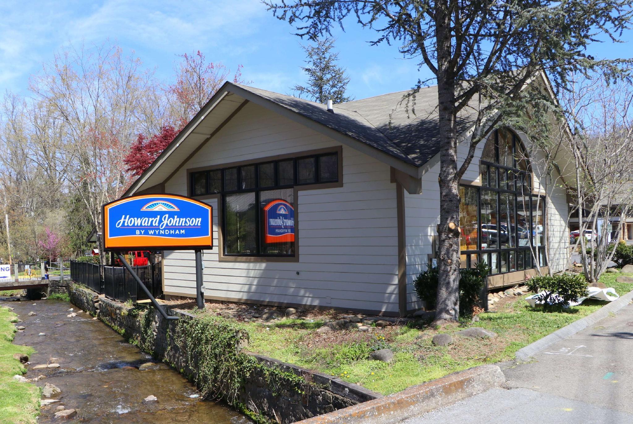 Howard Johnson By Wyndham Downtown
