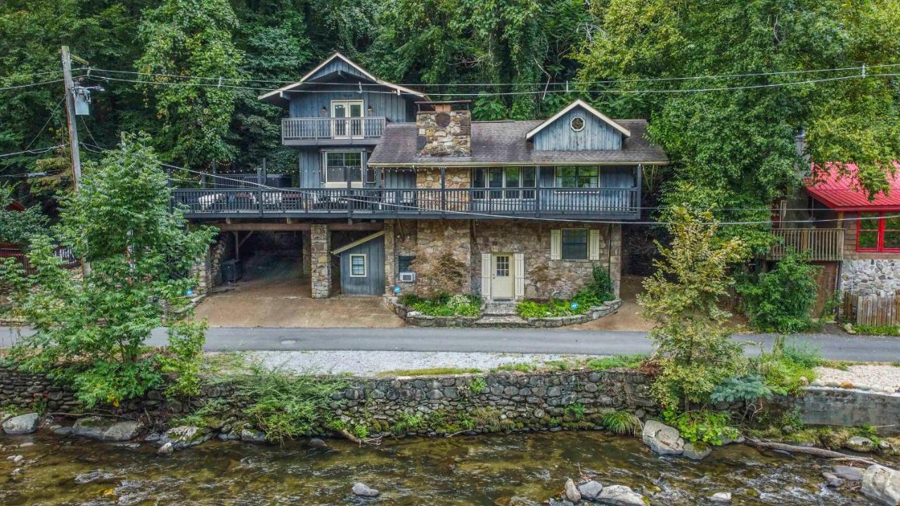 Riverside Retreat Holiday home
