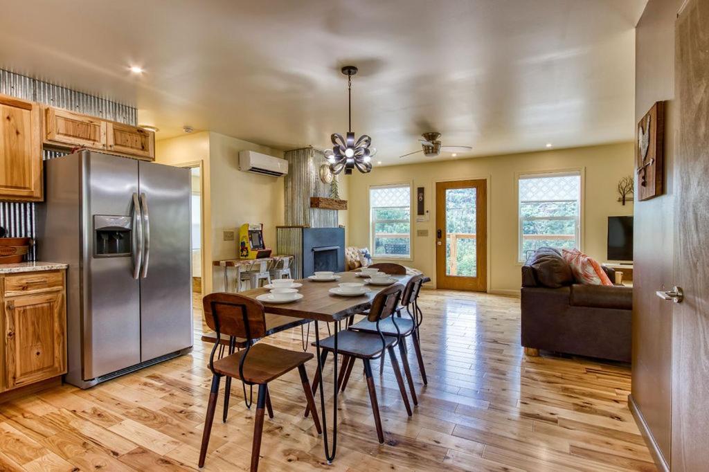 Key Lime Pie, Hot Tub,wifi, 1089 Free Tickets Each Paid Day, Dollywood And