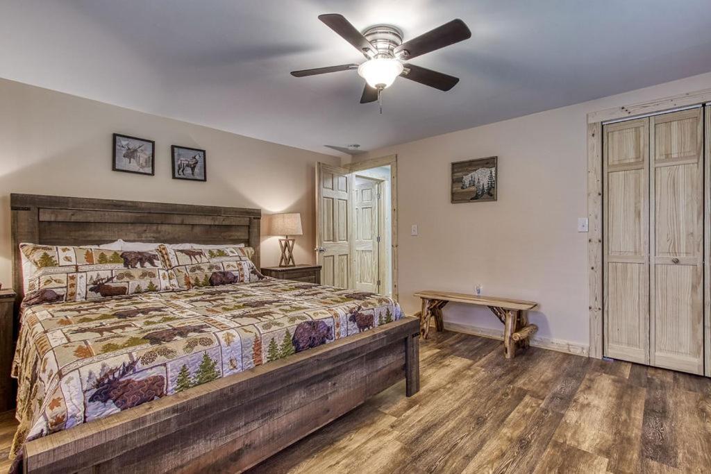 Whispering Winds, Hot Tub, Game Room, Wifi, 1089 Free Tickets Each Paid Day, Dollywood And Chalet Gatlinburg
