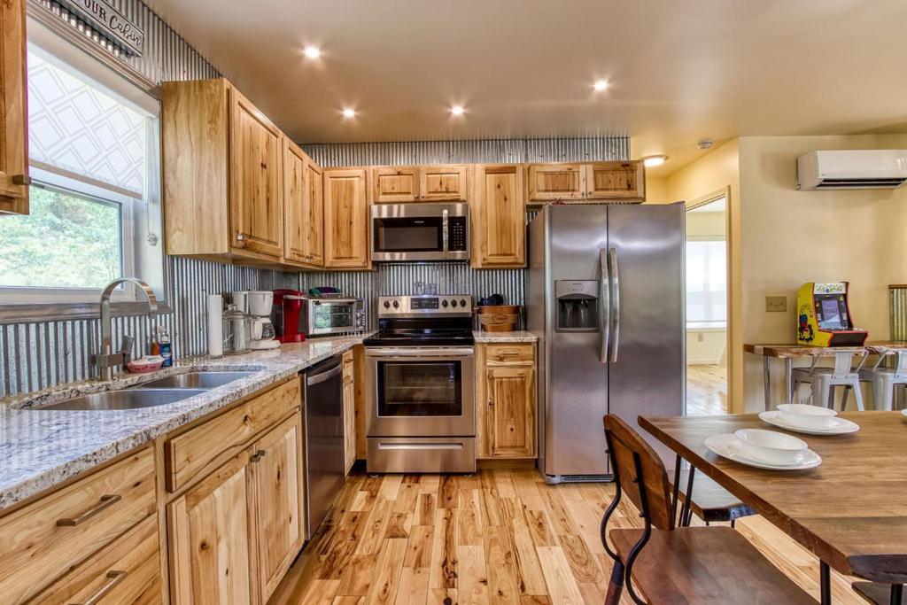 Chalet Key Lime Pie, Hot Tub,wifi, 1089 Free Tickets Each Paid Day, Dollywood And *