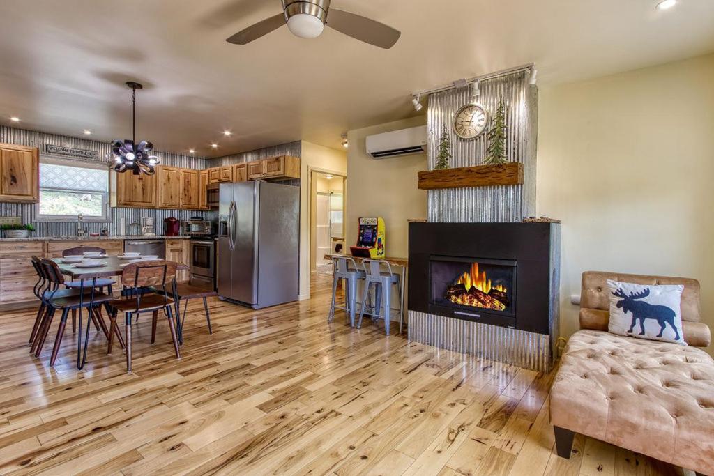 Chalet Key Lime Pie, Hot Tub,wifi, 1089 Free Tickets Each Paid Day, Dollywood And *