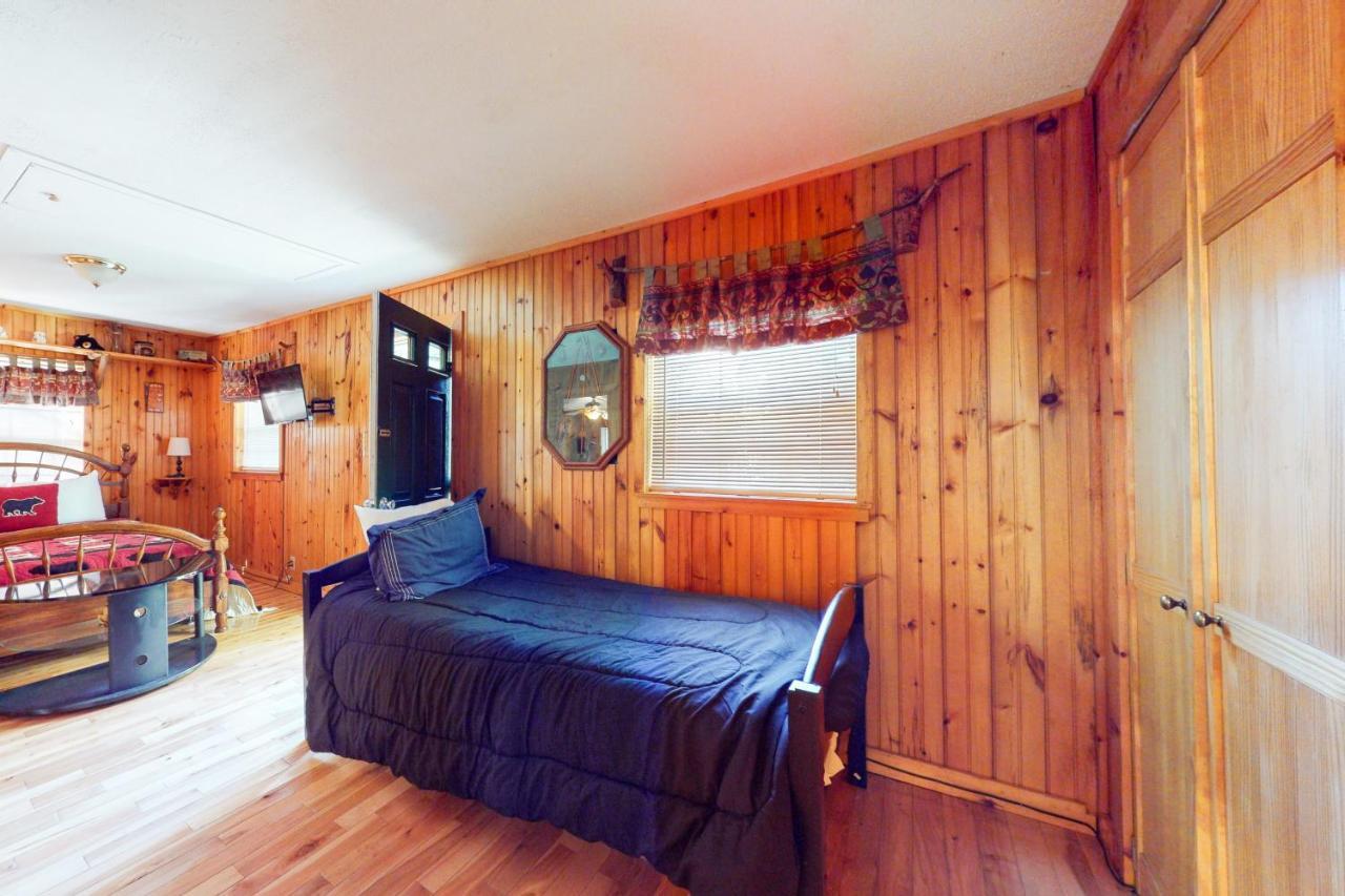 Tweeting Brook Holiday home *