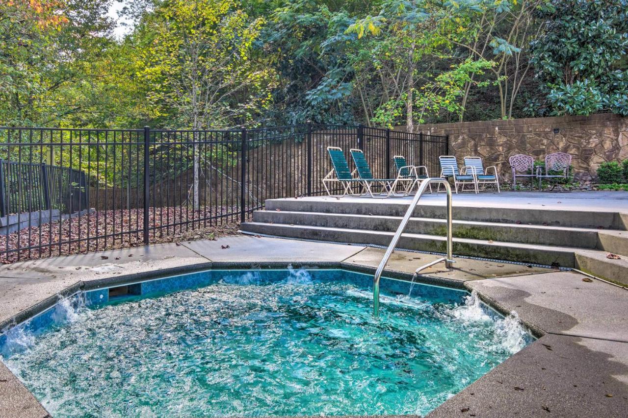 Dog Friendly, Romantic Mtn Getaway Hot Tub Pool *