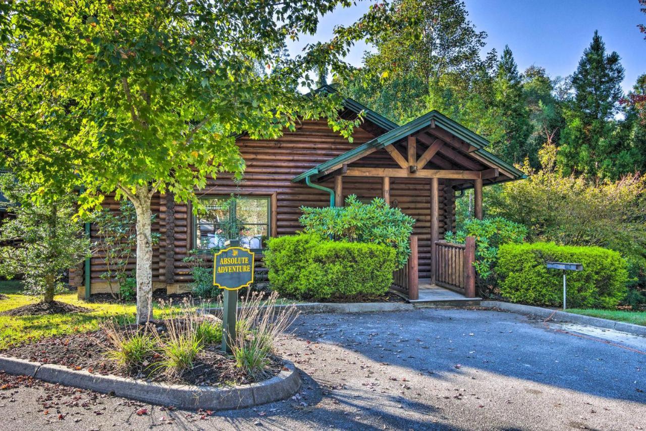 Dog Friendly, Romantic Mtn Getaway Hot Tub Pool Holiday home