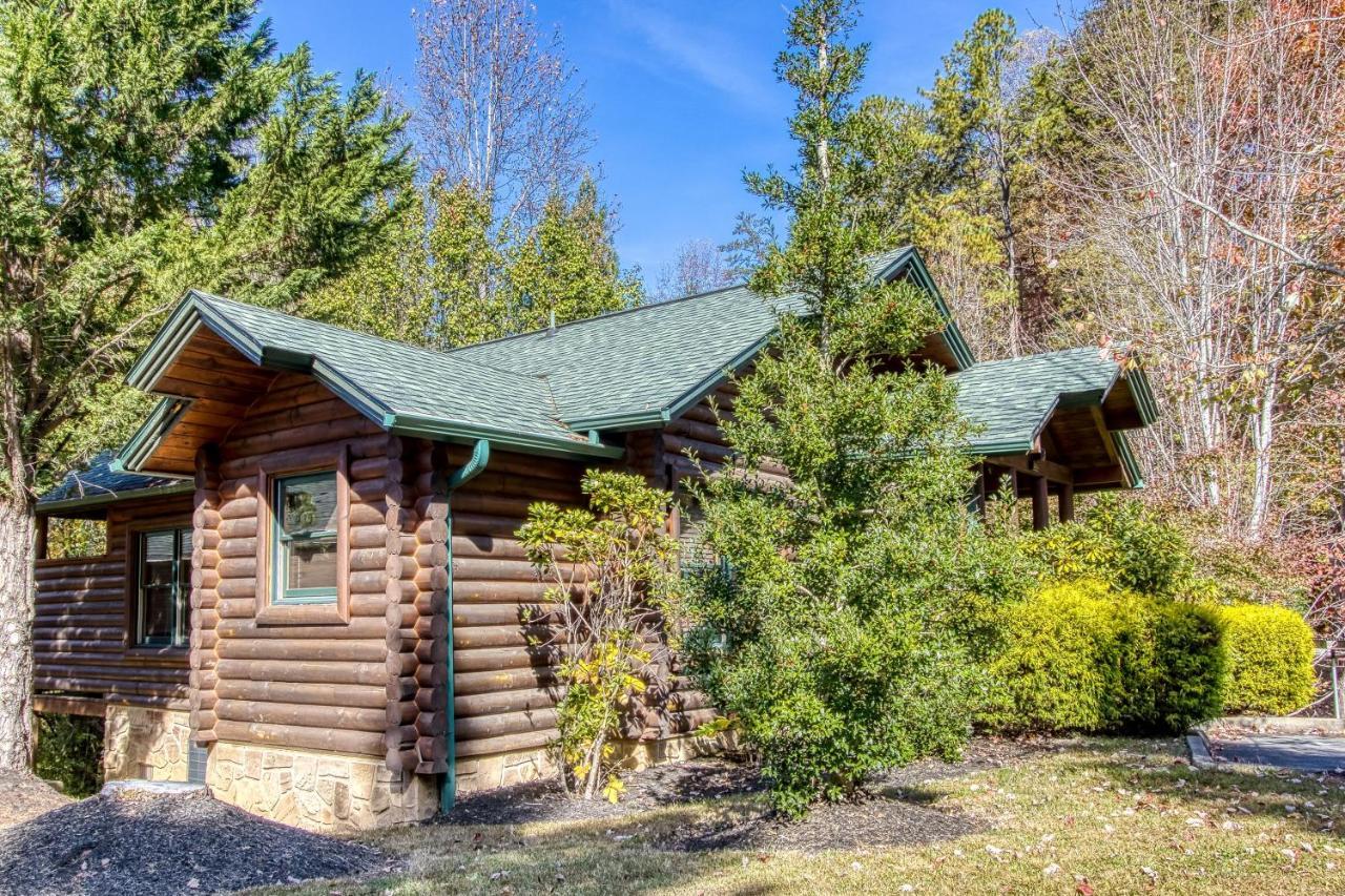Dog Friendly, Romantic Mtn Getaway Hot Tub Pool *