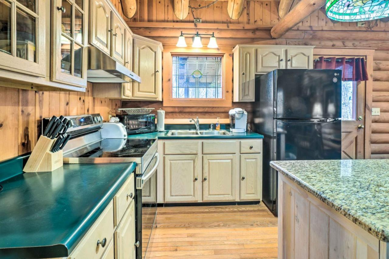 Holiday home Log With Hot Tub And Mountain Views! Gatlinburg