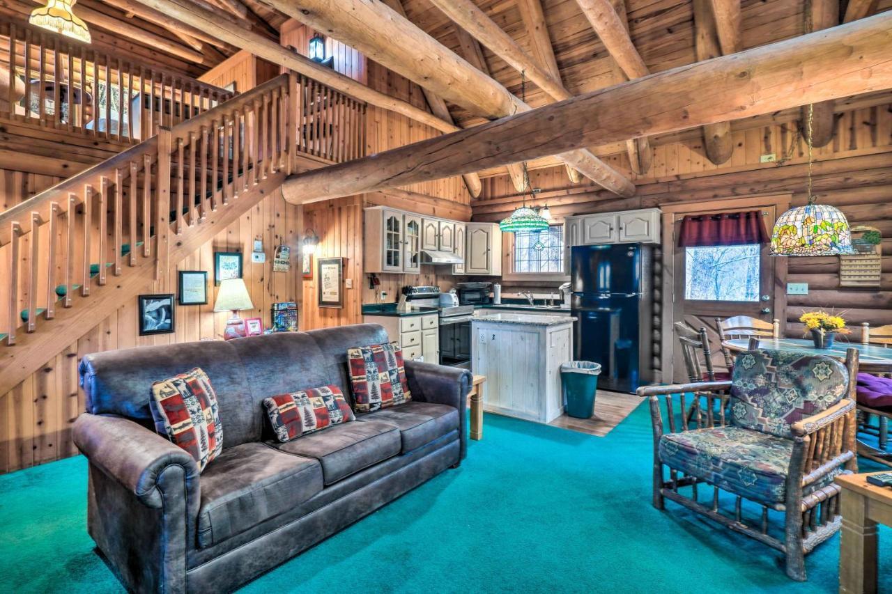 Holiday home Log With Hot Tub And Mountain Views!
