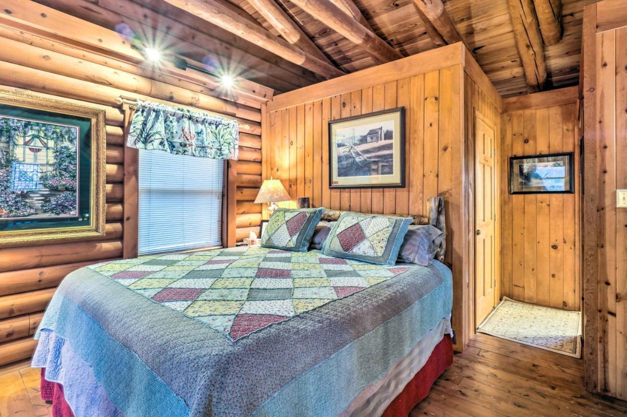 Holiday home Log With Hot Tub And Mountain Views!